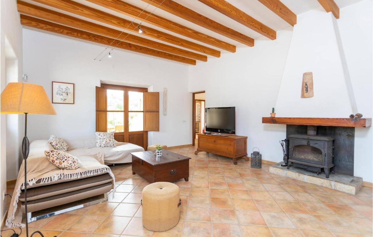 Holiday home Gorgeous In With Kitchen